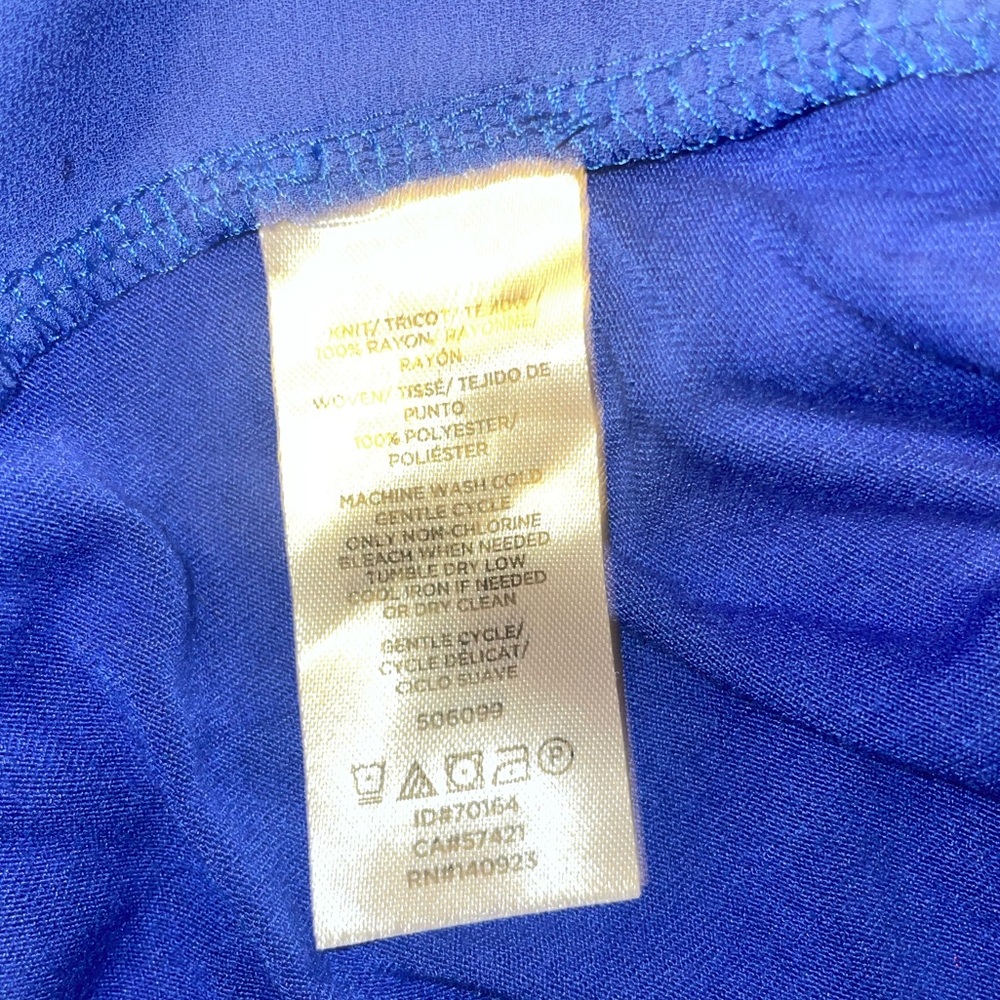 LOFT Women's Blue Sleeveless Top *make offers* - Picture 6 of 6